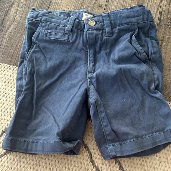 Boys Size 5 Sovereign Code Shirts and Penguin Shorts - Picture 4 of 5